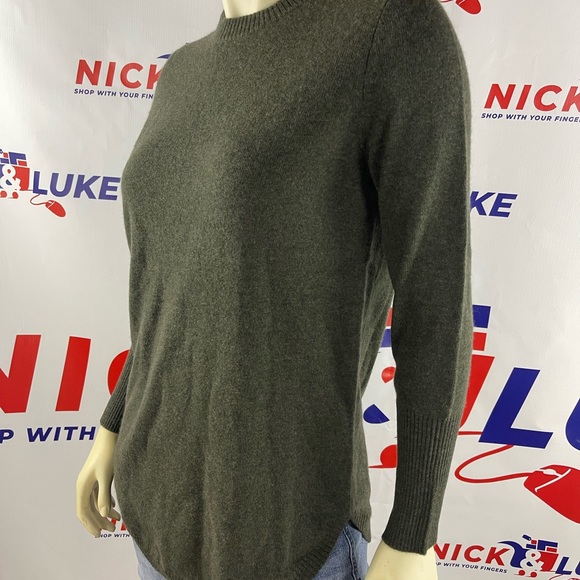 Women’s crew neck sweater by NAADAM “Soft Collection”. Ribbed sleeves and waist. - Picture 3 of 6